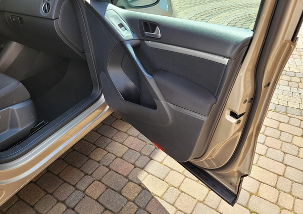 Volkswagen Tiguan cena 59800 przebieg: 140000, rok produkcji 2013 z Drezdenko małe 704
